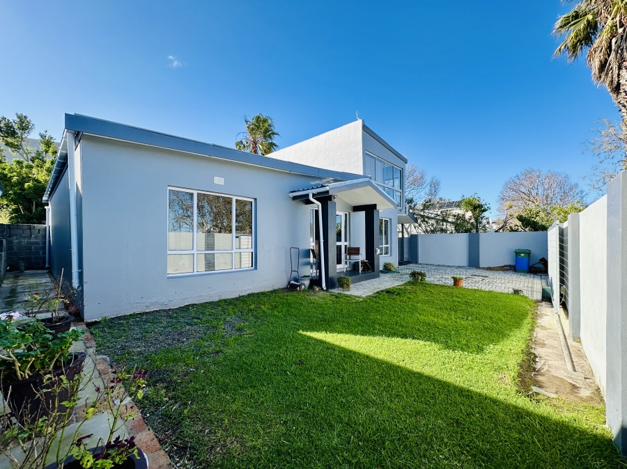 5 Bedroom Property for Sale in Onrus Western Cape
